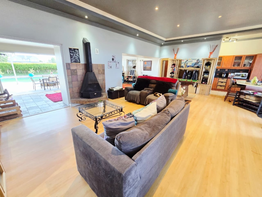 5 Bedroom Property for Sale in Kingswood Golf Estate Western Cape